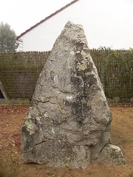 Foto von Menhir sagt die Schicht - Poulpy - © Creative Commons (https://creativecommons.org/licenses/by-sa/4.0/deed.fr)
