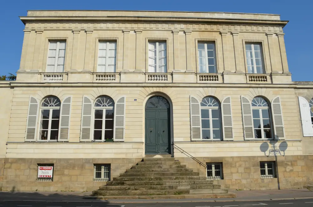 Foto de Edificios, antiguo hotel Allard - Sous licence Creative Commons (https://creativecommons.org/licenses/by-sa/4.0/deed.fr) - Par Selbymay - © Creative Commons (https://creativecommons.org/licenses/by-sa/4.0/deed.fr)