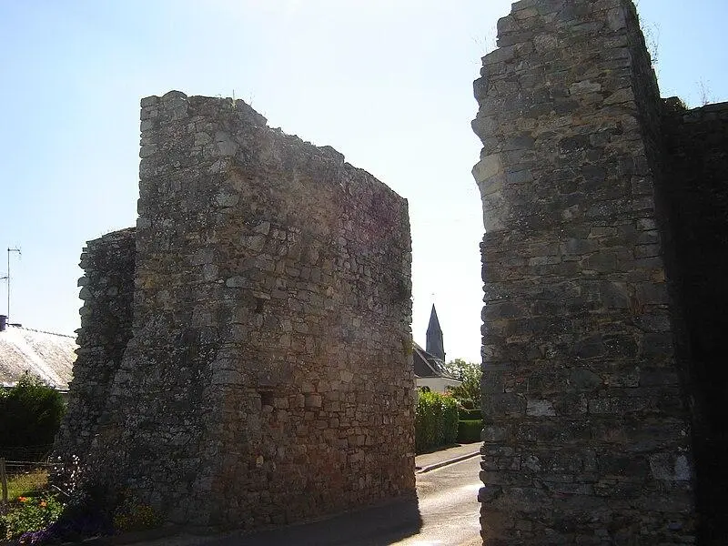 Foto von Befestigungen (alt) - mamounette49 - © Creative Commons (https://creativecommons.org/licenses/by-sa/4.0/deed.fr)