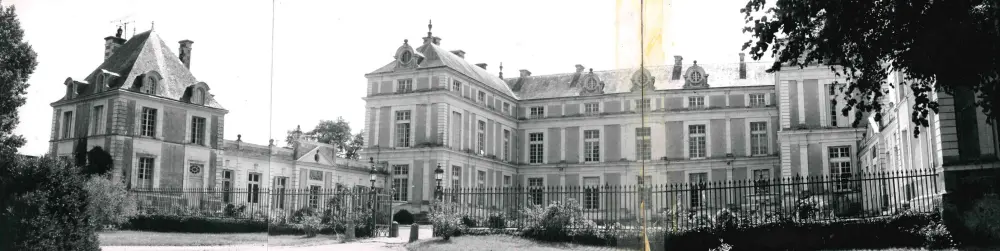 Foto von Château Colbert - POP Plateforme Ouverte du Patrimoine / Base Mérimée - © Ministère de la Culture (France), Médiathèque du patrimoine et de la photographie, tous droits réservés