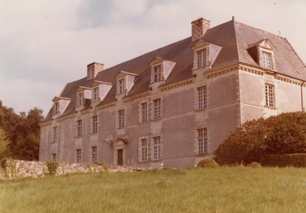 Foto von Ambroise Castle - POP Plateforme Ouverte du Patrimoine / Base Mérimée - © Ministère de la Culture (France), Médiathèque du patrimoine et de la photographie, tous droits réservés