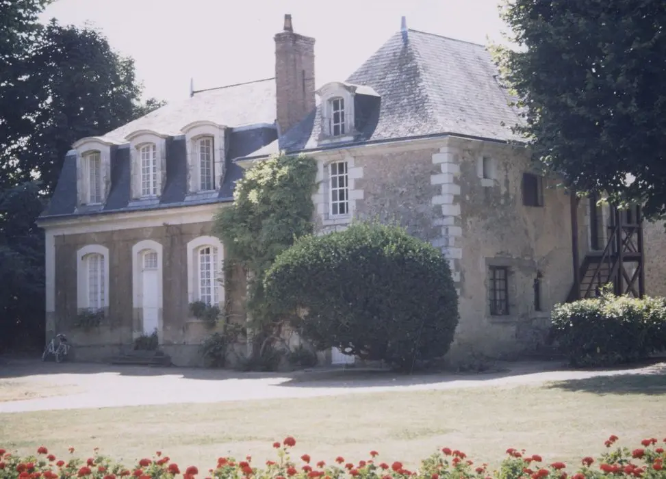 Foto von MOTTE-GROLLier Castle - POP Plateforme Ouverte du Patrimoine / Base Mérimée - © Ministère de la Culture (France), Médiathèque du patrimoine et de la photographie, tous droits réservés