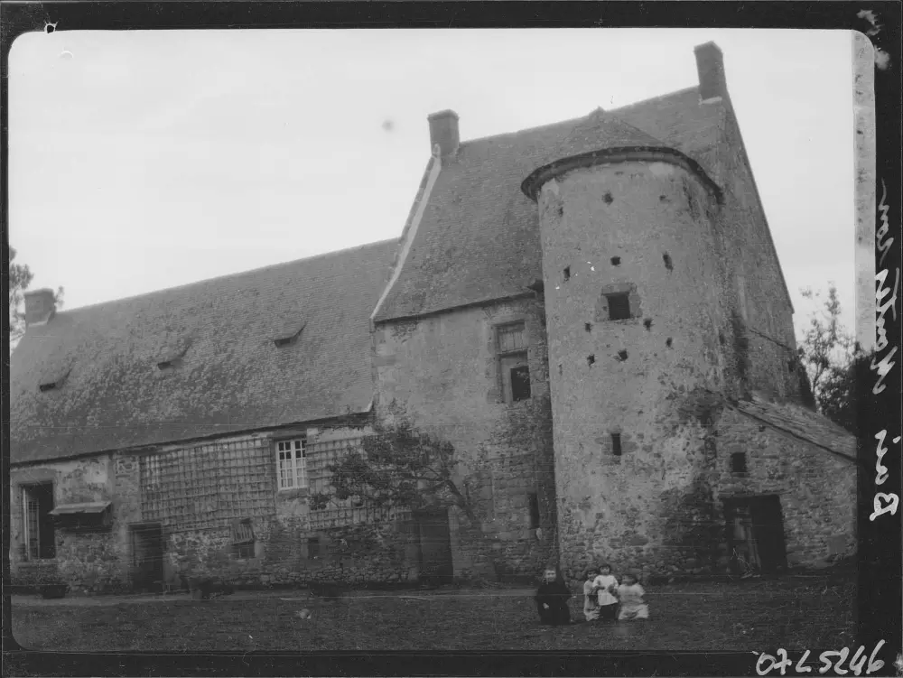Picture of Montesson Castle - POP Plateforme Ouverte du Patrimoine / Base Mérimée - © Ministère de la Culture (France), Médiathèque du patrimoine et de la photographie, diffusion RMN-GP