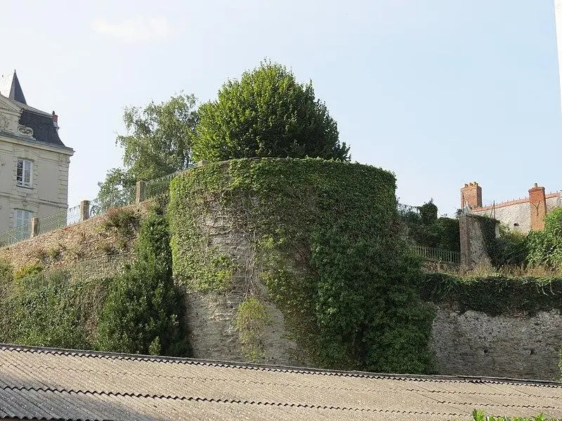 Foto von Schloss (Rest) - Romain Bréget - © Creative Commons (https://creativecommons.org/licenses/by-sa/4.0/deed.fr)