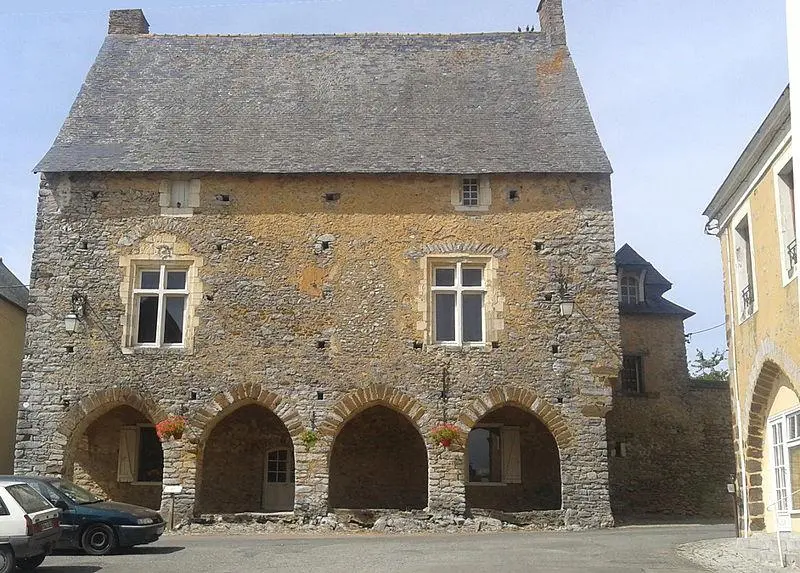 Foto von Haus namens Porche House - Bazouge53 - © Creative Commons (https://creativecommons.org/licenses/by-sa/4.0/deed.fr)