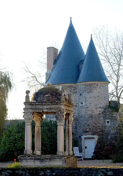 Foto di Château de l'Escoublère e sta bene - Thorrine - © Creative Commons (https://creativecommons.org/licenses/by-sa/4.0/deed.fr)