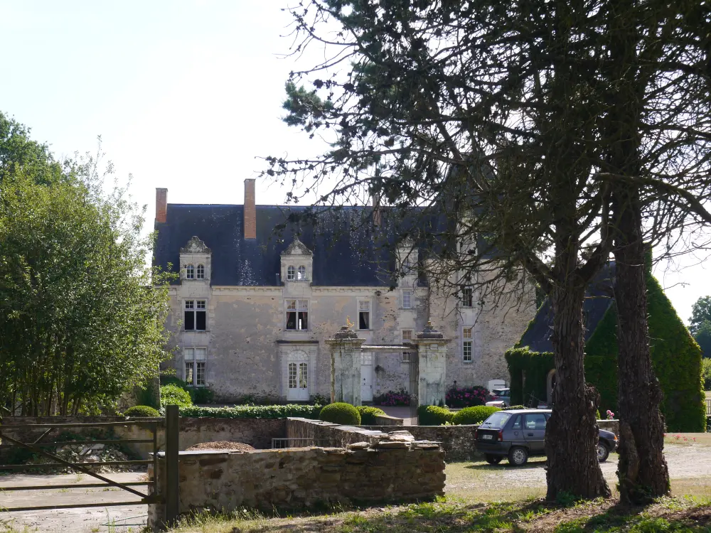 Foto di Castello di Mortreux - Sous licence Creative Commons (https://creativecommons.org/licenses/by-sa/4.0/deed.fr) - Par Simon de l'Ouest - © Creative Commons (https://creativecommons.org/licenses/by-sa/4.0/deed.fr)