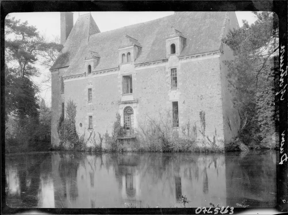Foto di Castello di Mortreux - POP Plateforme Ouverte du Patrimoine / Base Mérimée - © Ministère de la Culture (France), Médiathèque du patrimoine et de la photographie, diffusion RMN-GP