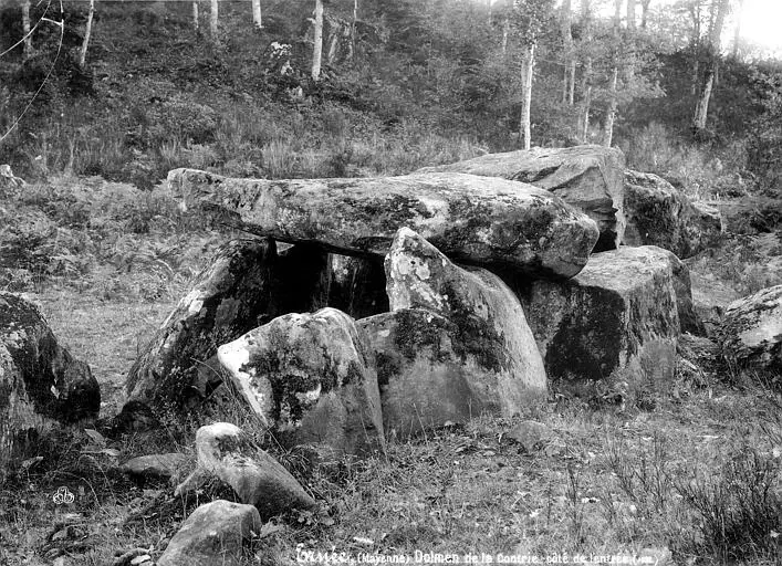 Foto von Dolmen des Rochers - POP Plateforme Ouverte du Patrimoine / Base Mérimée - © Ministère de la Culture (France), Médiathèque du patrimoine et de la photographie, diffusion RMN-GP