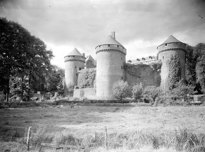 Foto von Schloss und Kapelle - POP Plateforme Ouverte du Patrimoine / Base Mérimée - © Ministère de la Culture (France), Médiathèque du patrimoine et de la photographie, diffusion RMN-GP