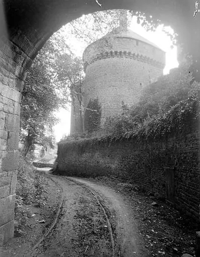 Foto von Schloss und Kapelle - POP Plateforme Ouverte du Patrimoine / Base Mérimée - © Ministère de la Culture (France), Médiathèque du patrimoine et de la photographie, diffusion RMN-GP