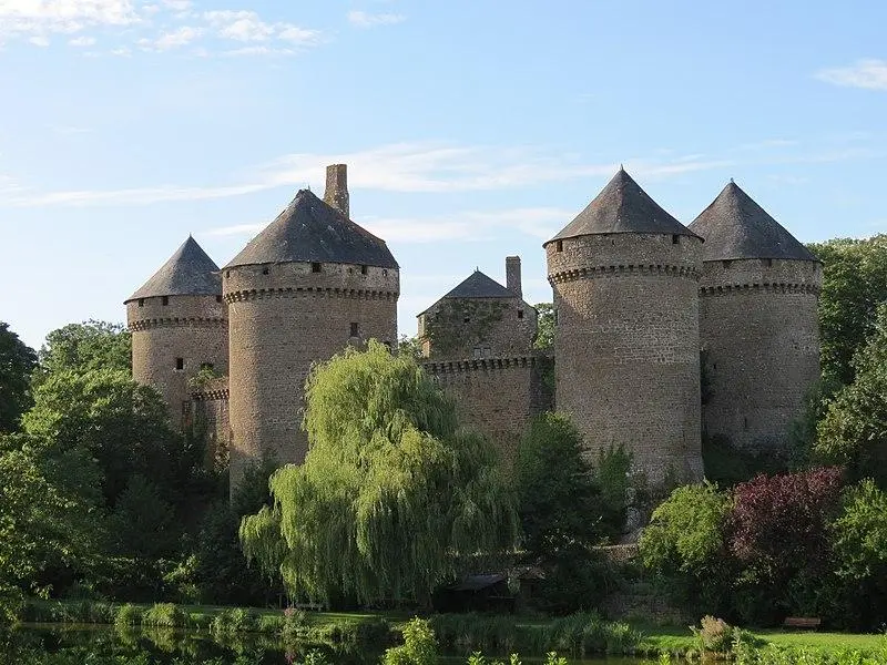 Foto von Schloss und Kapelle - Romain Bréget - © Creative Commons (https://creativecommons.org/licenses/by-sa/4.0/deed.fr)