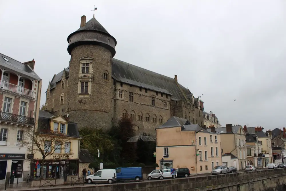 Picture of Old castle - POP Plateforme Ouverte du Patrimoine / Base Mérimée - © Ministère de la Culture (France), Médiathèque du patrimoine et de la photographie, diffusion RMN-GP