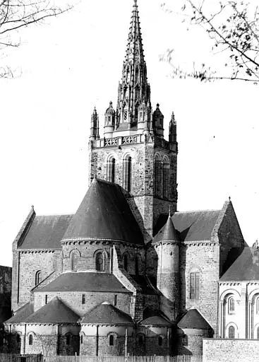 Foto di Notre-Dame D'Vesnière Church - POP Plateforme Ouverte du Patrimoine / Base Mérimée - © Ministère de la Culture (France), Médiathèque du patrimoine et de la photographie, diffusion RMN-GP