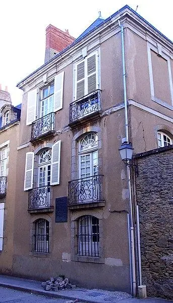 Photo de Ancien hôtel de Montfrand, actuellement hôtel de Sèze et de Montfrand - Ikmo-ned - © Creative Commons (https://creativecommons.org/licenses/by-sa/4.0/deed.fr)