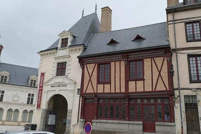 Foto de El edificio dice de Maistre Julien Briand - Fab5669 - © Creative Commons (https://creativecommons.org/licenses/by-sa/4.0/deed.fr)