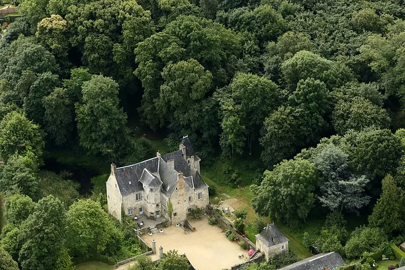 Picture of Wheel manor - Pierre-Olivier Rime - © Creative Commons (https://creativecommons.org/licenses/by-sa/4.0/deed.fr)