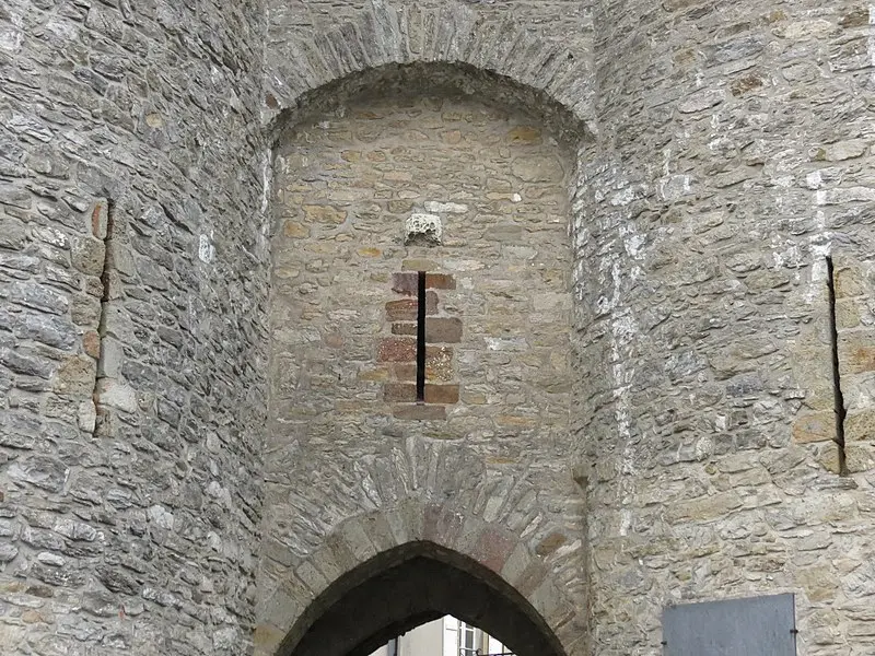 Foto di Vecchi bastioni - Romain Bréget - © Creative Commons (https://creativecommons.org/licenses/by-sa/4.0/deed.fr)