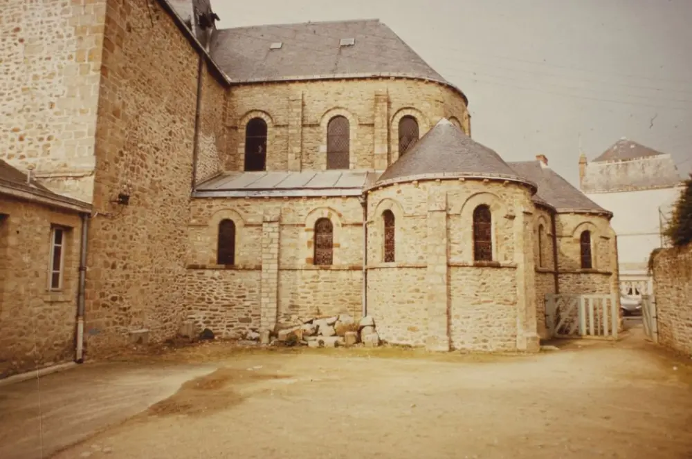 Foto di Chiesa di Saint-Martin - POP Plateforme Ouverte du Patrimoine / Base Mérimée - © Ministère de la Culture (France), Médiathèque du patrimoine et de la photographie, tous droits réservés