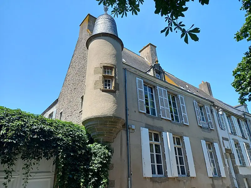 Foto de Hotel - Cassandre Foucher - © Creative Commons (https://creativecommons.org/licenses/by-sa/4.0/deed.fr)
