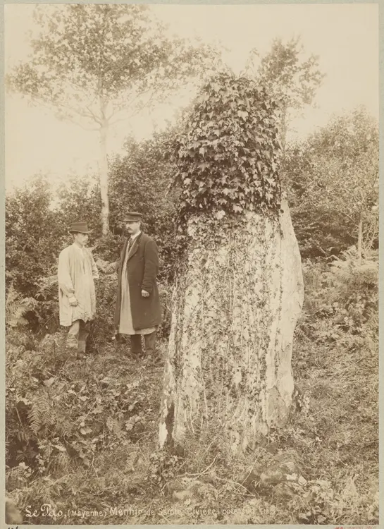 Foto von Menhir de Saint-Civière - POP Plateforme Ouverte du Patrimoine / Base Mérimée - © Ministère de la Culture (France), Médiathèque du patrimoine et de la photographie, diffusion GrandPalaisRmn Photo