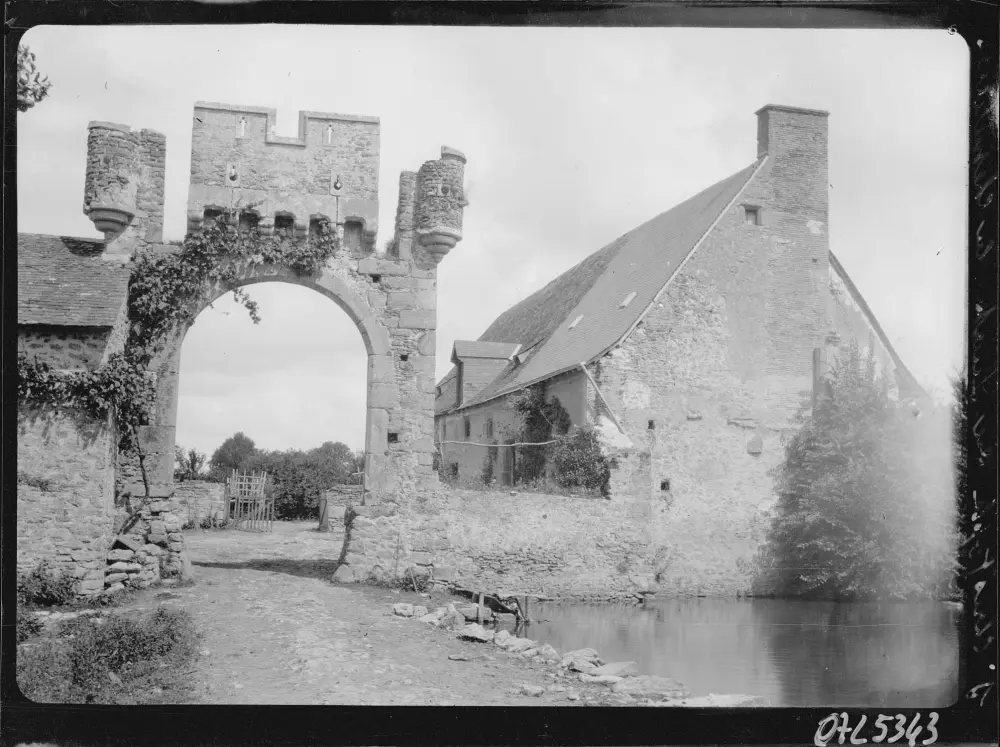 Foto de Manor del Chesnelière (viejo) - POP Plateforme Ouverte du Patrimoine / Base Mérimée - © Ministère de la Culture (France), Médiathèque du patrimoine et de la photographie, diffusion RMN-GP