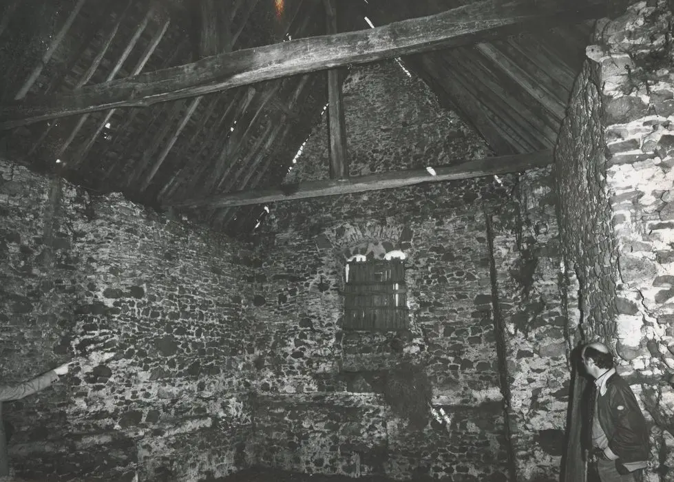 Picture of Feudal clod and the so -called walls building - POP Plateforme Ouverte du Patrimoine / Base Mérimée - © Ministère de la Culture (France), Médiathèque du patrimoine et de la photographie, tous droits réservés