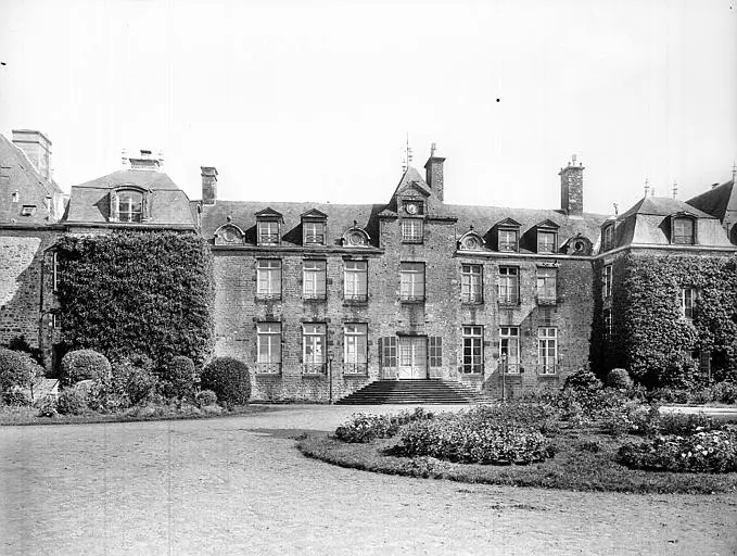Foto von Montfleaux Castle - POP Plateforme Ouverte du Patrimoine / Base Mérimée - © Ministère de la Culture (France), Médiathèque du patrimoine et de la photographie, diffusion RMN-GP