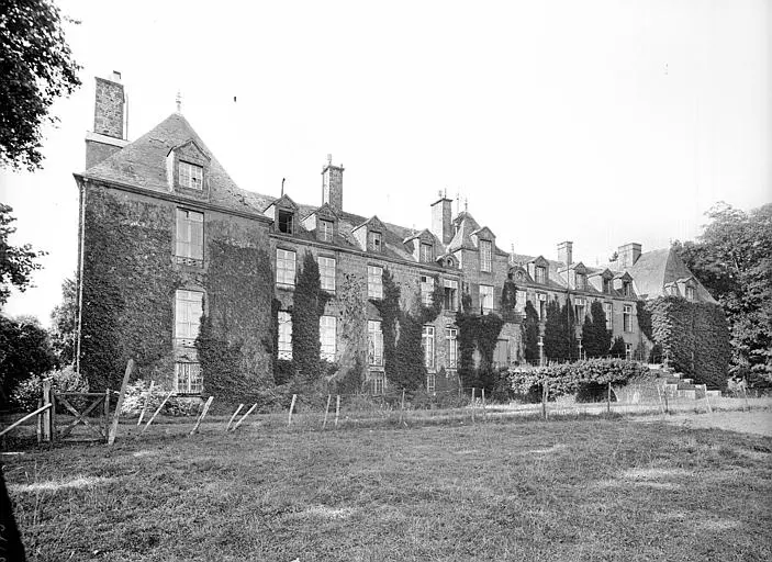 Foto von Montfleaux Castle - POP Plateforme Ouverte du Patrimoine / Base Mérimée - © Ministère de la Culture (France), Médiathèque du patrimoine et de la photographie, diffusion RMN-GP