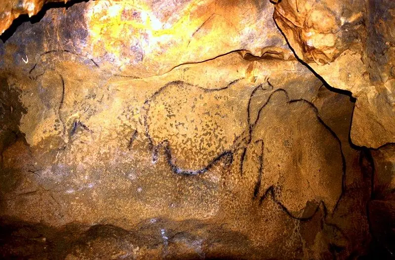 Foto von Grotte dekoriert mit Unlustern - JYB Devot - © Creative Commons (https://creativecommons.org/licenses/by-sa/4.0/deed.fr)