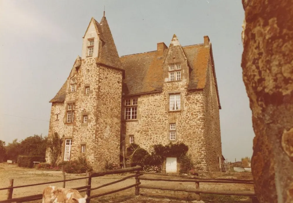 Foto di Manor d'Aubigné (vecchio) - POP Plateforme Ouverte du Patrimoine / Base Mérimée - © Ministère de la Culture (France), Médiathèque du patrimoine et de la photographie, tous droits réservés