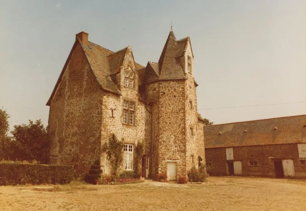 Foto di Manor d'Aubigné (vecchio) - POP Plateforme Ouverte du Patrimoine / Base Mérimée - © Ministère de la Culture (France), Médiathèque du patrimoine et de la photographie, tous droits réservés
