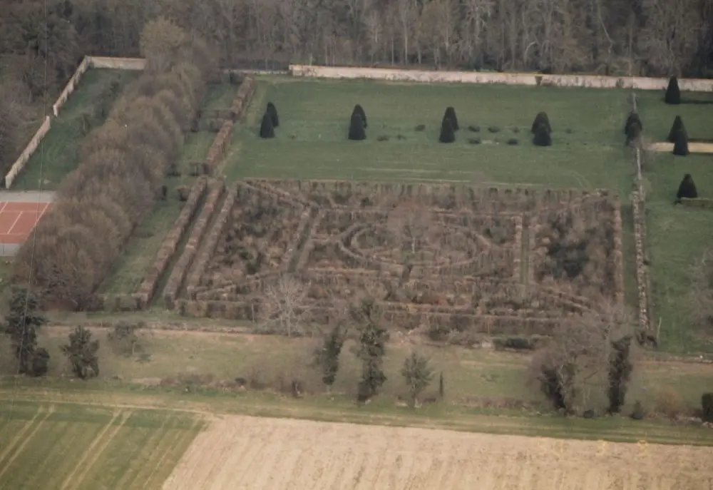Foto von Rongère Castle - POP Plateforme Ouverte du Patrimoine / Base Mérimée - © Ministère de la Culture (France), Médiathèque du patrimoine et de la photographie, tous droits réservés