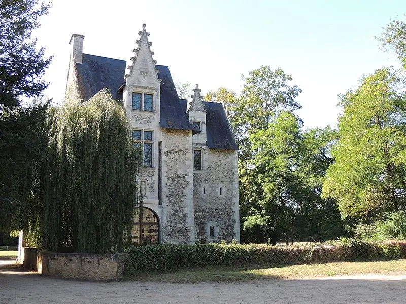 Foto von Château de Créans und seine Nebengebäude - HubertduMaine - © Creative Commons (https://creativecommons.org/licenses/by-sa/4.0/deed.fr)