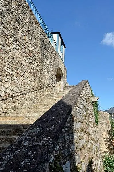 Foto de Escalera que conduce a la rue des boucheries - Selbymay - © Creative Commons (https://creativecommons.org/licenses/by-sa/4.0/deed.fr)