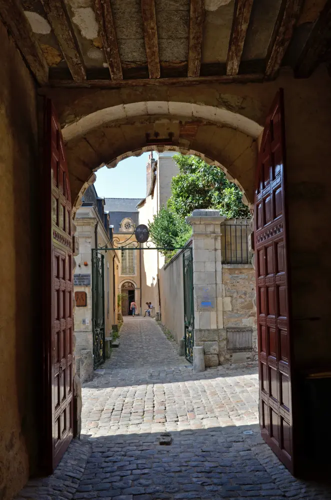 Foto von Nepveu Hotel in Rouillon - Sous licence Creative Commons (https://creativecommons.org/licenses/by-sa/4.0/deed.fr) - Par Selbymay - © Creative Commons (https://creativecommons.org/licenses/by-sa/4.0/deed.fr)