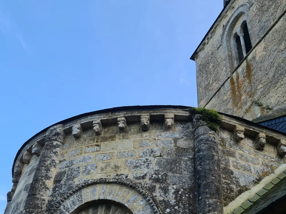 Foto von Kirche - Sous licence Creative Commons (https://creativecommons.org/licenses/by-sa/4.0/deed.fr) - Par Brunodumaine - © Creative Commons (https://creativecommons.org/licenses/by-sa/4.0/deed.fr)