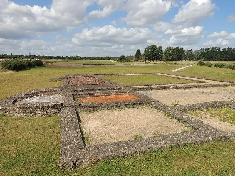 Foto de Antiguo complejo de Cherré - HubertduMaine - © Creative Commons (https://creativecommons.org/licenses/by-sa/4.0/deed.fr)