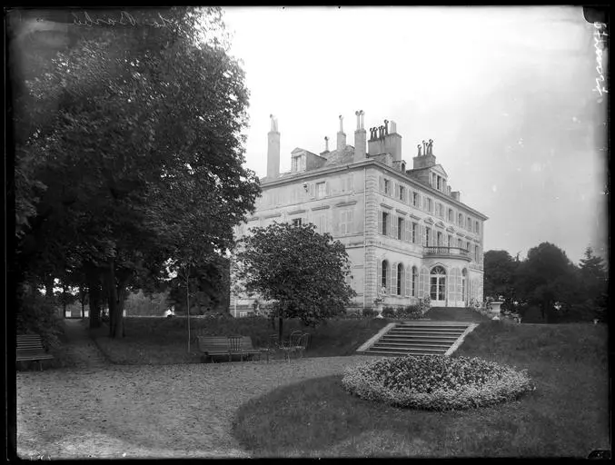 Foto von Château und Parc de la Barbée (Set) - POP Plateforme Ouverte du Patrimoine / Base Mérimée - © Ministère de la Culture (France), Médiathèque du patrimoine et de la photographie, diffusion GrandPalaisRmn Photo