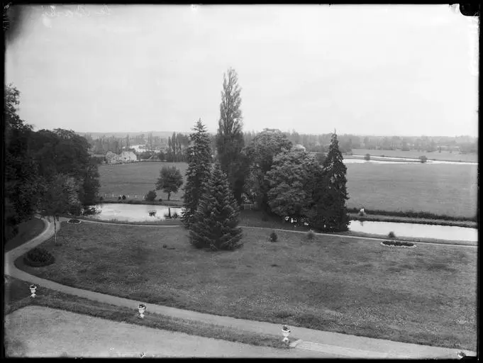 Foto von Château und Parc de la Barbée (Set) - POP Plateforme Ouverte du Patrimoine / Base Mérimée - © Ministère de la Culture (France), Médiathèque du patrimoine et de la photographie, diffusion GrandPalaisRmn Photo