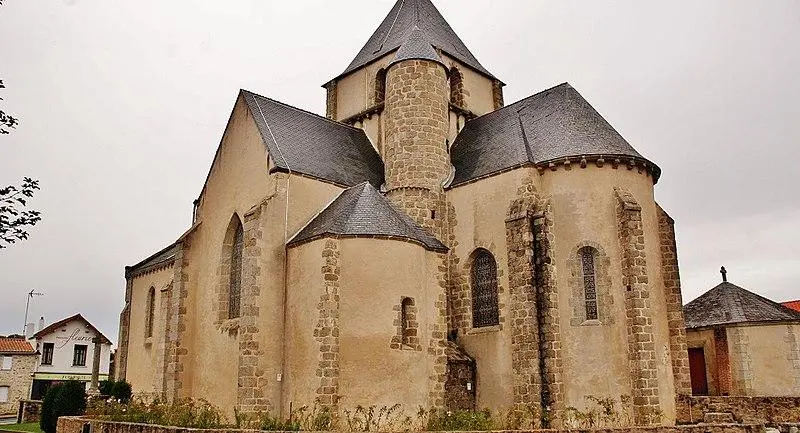 Foto de Iglesia (excepto la nave moderna) - Bastien.pierre - © Creative Commons (https://creativecommons.org/licenses/by-sa/4.0/deed.fr)