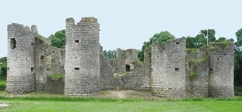 Foto di Castello - Jacques93 - © Creative Commons (https://creativecommons.org/licenses/by-sa/4.0/deed.fr)
