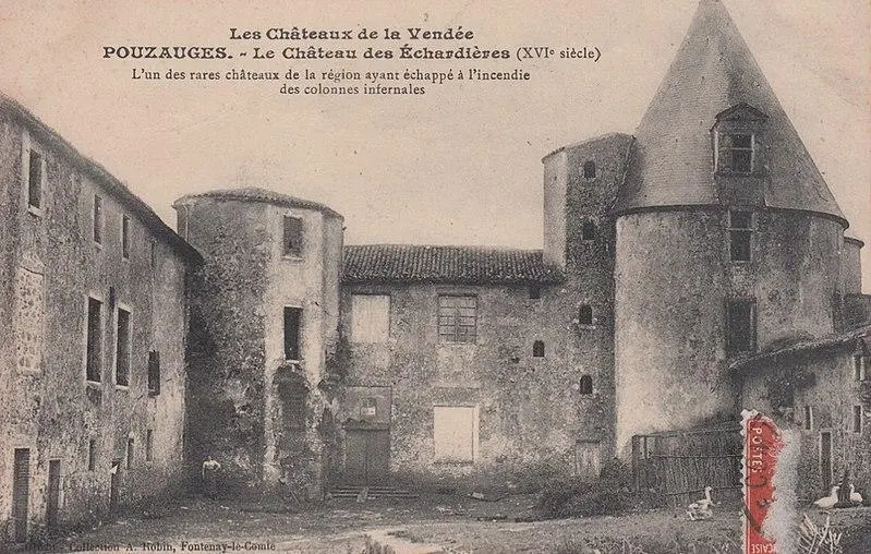 Foto de Château des Echardières - Collection A. Robin, Fontenay-le-Comte - © Creative Commons (https://creativecommons.org/licenses/by-sa/4.0/deed.fr)