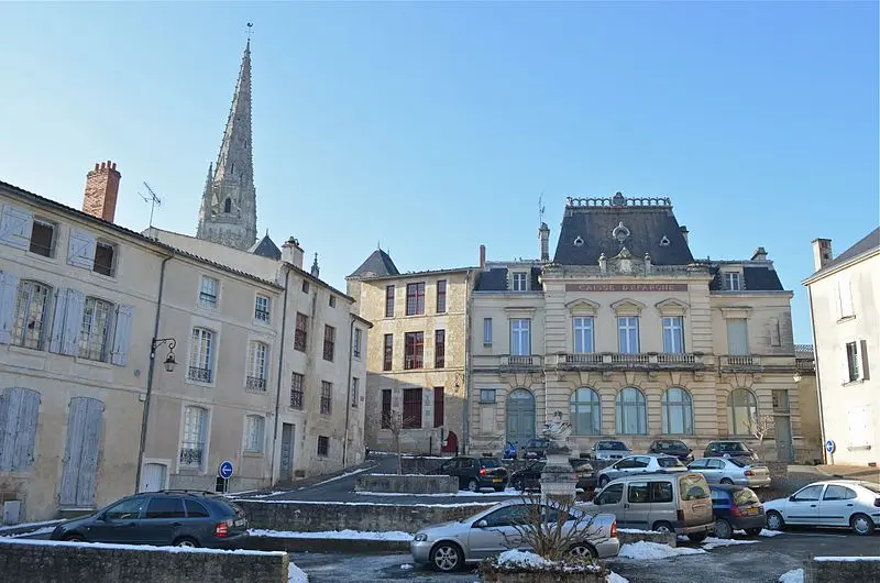 Foto de Edificio - Selbymay - © Creative Commons (https://creativecommons.org/licenses/by-sa/4.0/deed.fr)