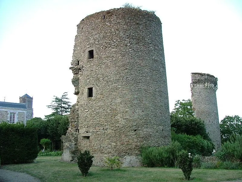 Foto di Castello (vecchio) - Cécile Didier - © Creative Commons (https://creativecommons.org/licenses/by-sa/4.0/deed.fr)