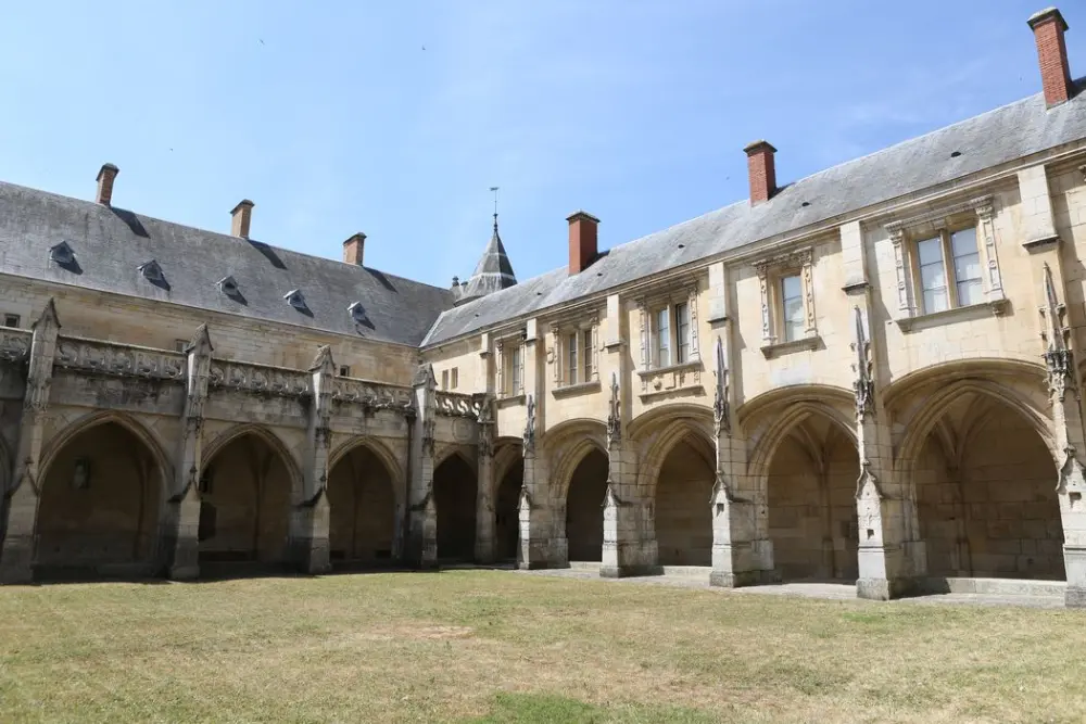 Foto de Catedral - POP Plateforme Ouverte du Patrimoine / Base Mérimée - © Ministère de la Culture (France), Conservation des antiquités et des objets d’art de Vendée - Tous droits réservés