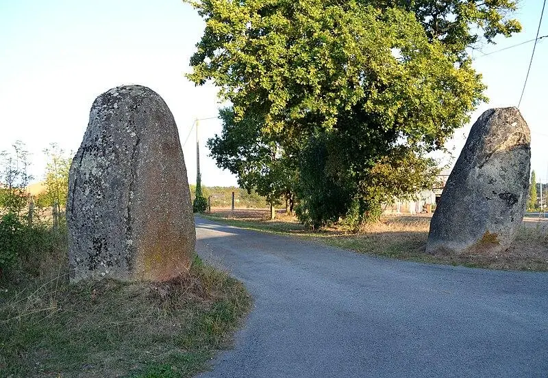 Photo de Menhir des Pierres-Folles du Follet - Liberliger - © Creative Commons (https://creativecommons.org/licenses/by-sa/4.0/deed.fr)