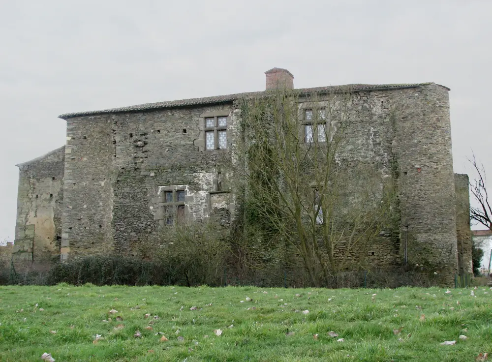 Foto di Castello (vecchio) - Sous licence Creative Commons (https://creativecommons.org/licenses/by-sa/4.0/deed.fr) - Par Carabas1 - © Creative Commons (https://creativecommons.org/licenses/by-sa/4.0/deed.fr)
