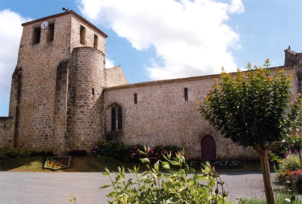 Foto von Kirche - Sous licence Creative Commons (https://creativecommons.org/licenses/by-sa/4.0/deed.fr) - Par MAIRIE DE CEZAIS - © Creative Commons (https://creativecommons.org/licenses/by-sa/4.0/deed.fr)
