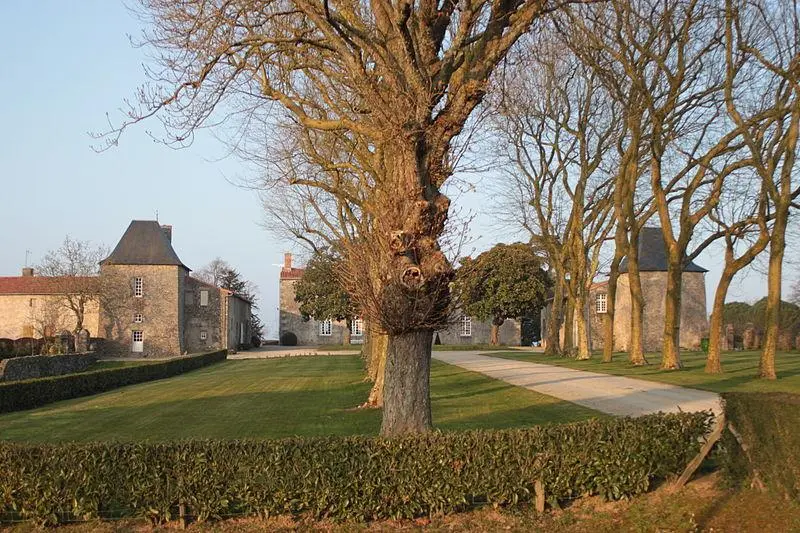 Foto di La Roche-Thévenin Manor - Llann Wé² - © Creative Commons (https://creativecommons.org/licenses/by-sa/4.0/deed.fr)